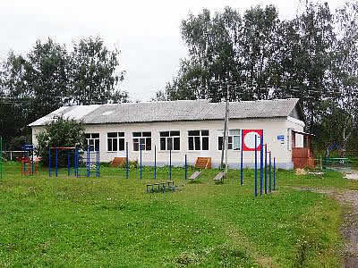 Федоровская школа. Спортивная площадка